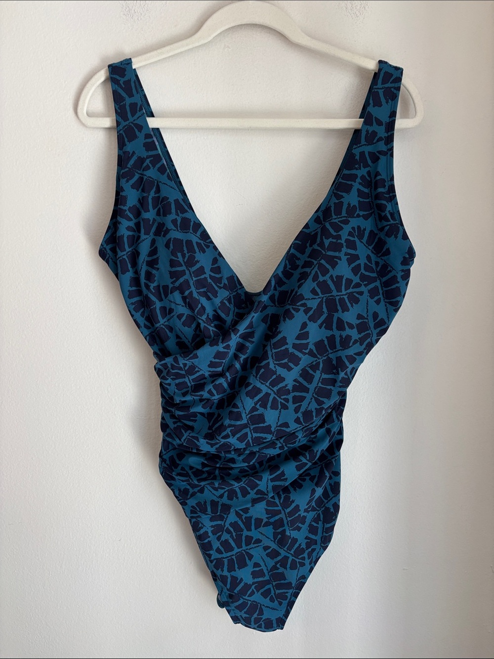 L.L. Bean women’s one-piece swimsuit Blue Patterned UPF 50 sunsmart cool 16 long